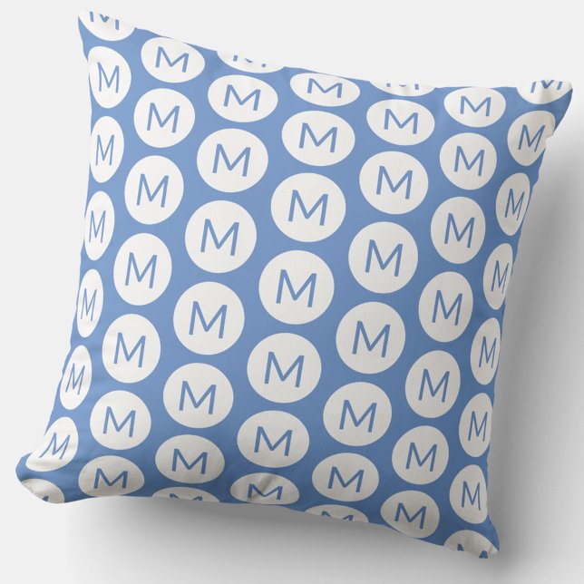 Monogram Initiaal cirkelpatroon blauw gepersonalis Kussen (Fun monogram initial pattern polka dot blue and white pillow)