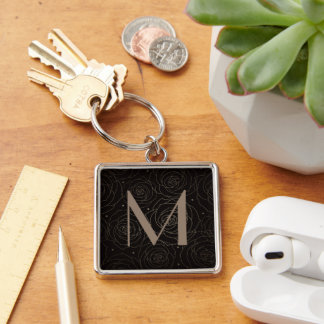 Monogram Initiaal Donkere Bloem Roos Tijdloos Neut Sleutelhanger