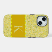 MONOGRAM INITIAAL K YELLOW LITTLE FLOWERS iPhone 15 CASE (Achterkant horizontaal)