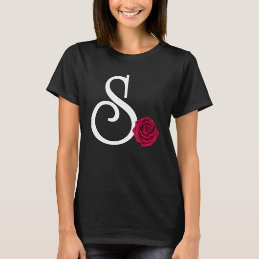 Monogram Initiaal Letter S met Red Rose op zwart B T-shirt (Voorkant)