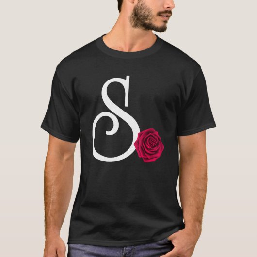 Monogram Initiaal Letter S met Red Rose op zwart B T-shirt (Voorkant)