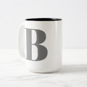 Monogram Initiaal Letter Zwart en Wit Elegant Tweekleurige Koffiemok (Voorkant links)