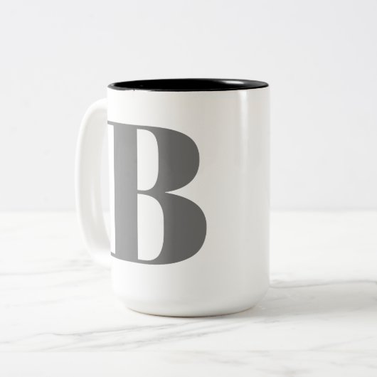 Monogram Initiaal Letter Zwart en Wit Elegant Tweekleurige Koffiemok (Voorkant links)