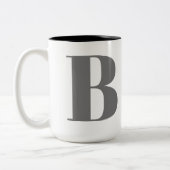 Monogram Initiaal Letter Zwart en Wit Elegant Tweekleurige Koffiemok (Links)