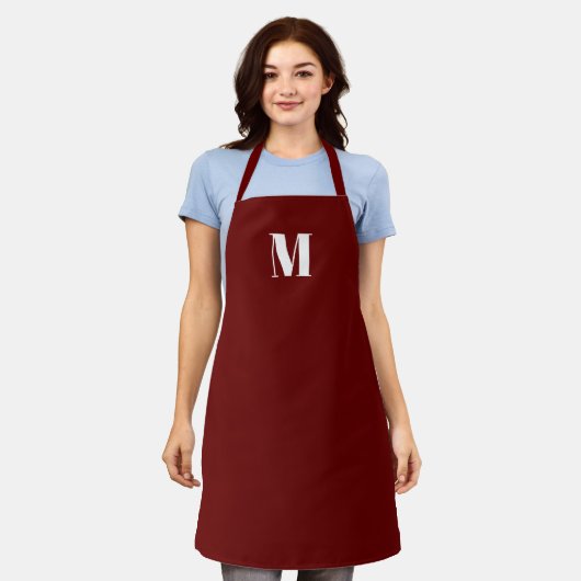 Monogram initiaal-maroon-wit schort (Gedragen)