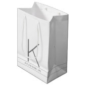 Monogram Initiaal Moderne Eenvoudige Witte Naam Medium Cadeauzakje (Voorkant Gekanteld)