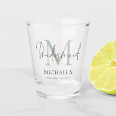Monogram Initiaal Naam Manuscript Bridesmaid Sage Shot Glas (Voorkant)