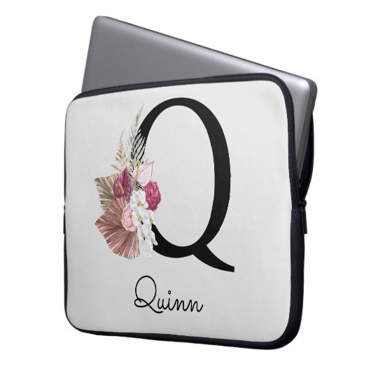 Monogram Initiaal Q Pink Boho Floral Laptop Sleeve (Voorkant Links)