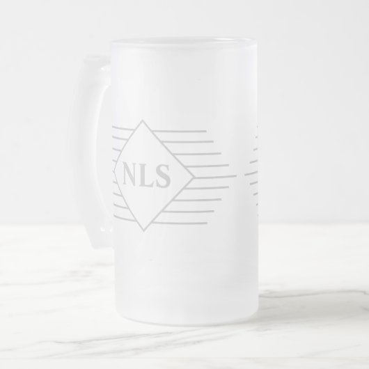 Monogram Initialen op een Matglas Bierpul (Voorkant links)