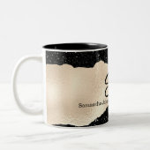 Monogram Initialen op Luxe Zwart en Goud Tweekleurige Koffiemok (Links)