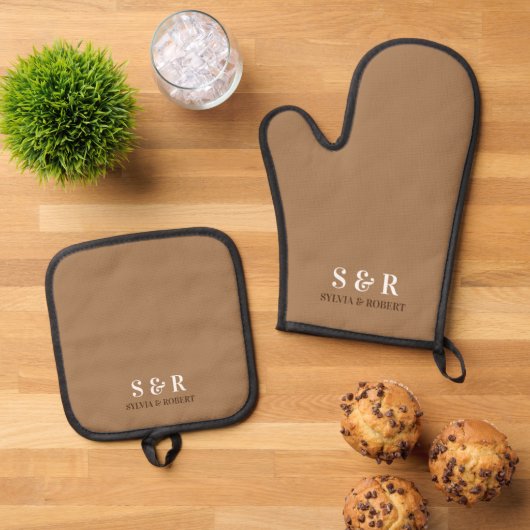 Monogram Initialen Paar Naam Bruin Ovenwant & Pannenlap Set (Top down)