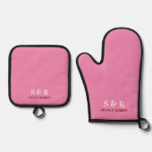 Monogram Initialen Paar Naam Roze Ovenwant & Pannenlap Set (Voorkant)