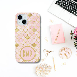 Monogram Initialen Roze Blush Gold Mermaid Scales iPhone 15 Case