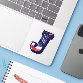 Monogram J American Flag Letter J Initiaal USA Sticker (Laptop met iPhone)