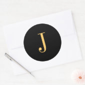 Monogram J goudkleurig op zwarte achtergrond Ronde Sticker (Envelop)