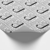 Monogram J Initiaal Black en White Scroll Pattern Cadeaupapier (Hoek)