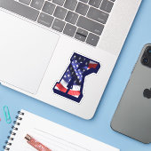 Monogram K American Flag Letter K Initiaal USA Sticker (Laptop met iPhone)