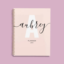 Monogram kalligrafie meisjesachtig roze