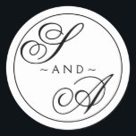 Monogram Kalligrafie zwart-wit Bruiloft Ronde Sticker<br><div class="desc">Klassieke kalligrafie letters met bewerkbare rand en achtergrondkleur</div>
