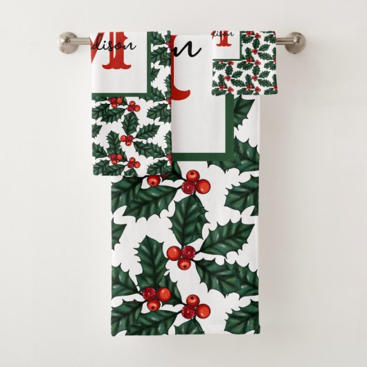 Monogram Kerstkerst Holly Berries Bad Handdoek (Insitu)