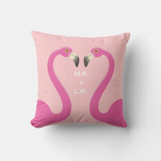 Monogram Kissend Flamingos Coral Outdoor Pillow Buitenkussen (Voorkant)
