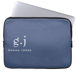 Monogram Klassiek Elegant Minimale Stusty Blue Whi Laptop Sleeve
