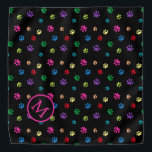 Monogram kleurrijke verf voor dieren op zwart bandana<br><div class="desc">Show hoeveel je van dieren houdt met deze schattige,  kleurrijke,  gepatterde banaan. Ziet ook geweldige met een witte achtergrond. Laat je huisdier er schattig uitzien.</div>