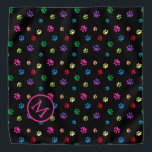 Monogram kleurrijke verf voor dieren op zwart bandana<br><div class="desc">Show hoeveel je van dieren houdt met deze schattige,  kleurrijke,  gepatterde banaan. Ziet ook geweldige met een witte achtergrond. Laat je huisdier er schattig uitzien.</div>