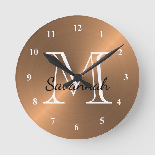 Monogram koper Elegant Faux Metal Ronde Klok (Voorkant)