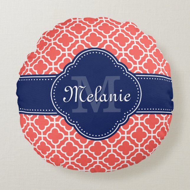 Monogram koraal en kathodezee rond kussen (Voorkant)