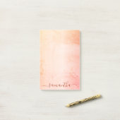 Monogram koraal roos goudroze roze marmer post-it® notes (Op bureau)