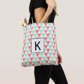 Monogram Koraalroze en Mint Groene driehoeken Tote Bag (Dichtbij)