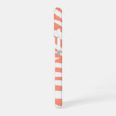 Monogram koraalroze gestreept zebrapatroon rendy iPhone 16 hoesje (Linkerkant)