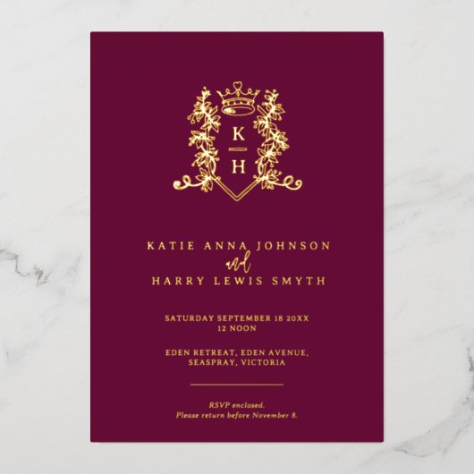 Monogram kuif hart kroon donkere wijn rode bruilof folie uitnodiging (Voorkant)