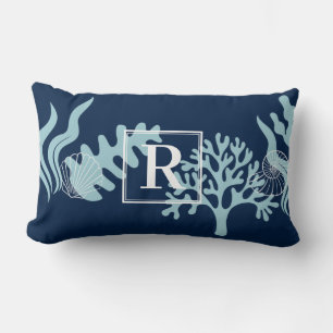 Monogram kussen voor strandhuis