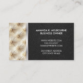 Monogram | kussengetuft materiaal | zwart leder visitekaartje (Achterkant)