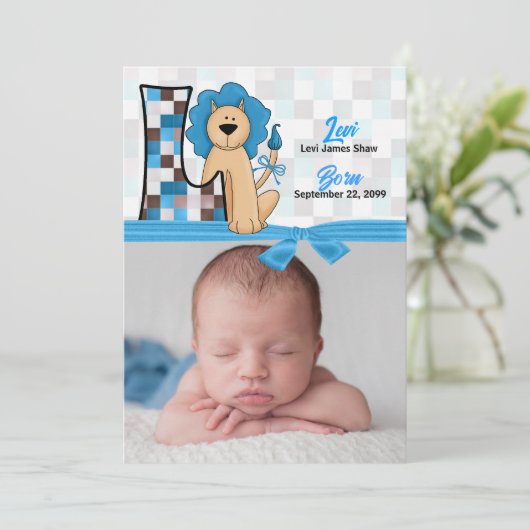 Monogram L Blue Lion New Baby Birth Aankondiging (Staand voorkant)