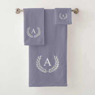 Monogram & Lauwerkrans op Romeins Zilver Grijs Bad Handdoek