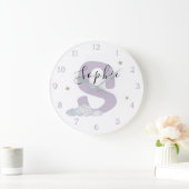 Monogram Lavender Baby Initial Name Nursery Wall Grote Klok (Huis)