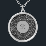 Monogram Leopard Print Black Silver Grey Trendy Zilver Vergulden Ketting<br><div class="desc">Monogram dit luipaard Print Animal Print Black en Silver Grey Silver Ketting. Maakt een groot geschenk voor haar of voor je bruidsmeisjes.</div>