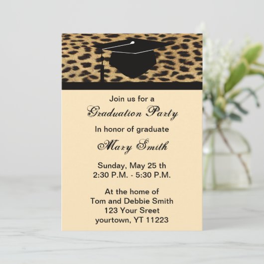 Monogram Leopard Print Graduation Party Uitnodigin Kaart (Staand voorkant)