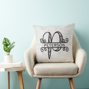 Monogram Letter P met familienaam Kussen