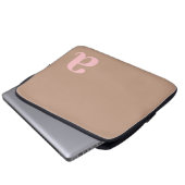 Monogram Letter Roze & Bruin Minimalistisch Laptop Sleeve (Voorkant onderkant)