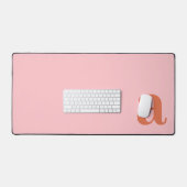 Monogram Letter Roze & Rood Minimalistisch Bureaumat (Keyboard & Muis)