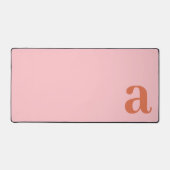 Monogram Letter Roze & Rood Minimalistisch Bureaumat (Voorkant)