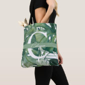 Monogram Letter Tropische bladeren Monstera groen Tote Bag (Dichtbij)
