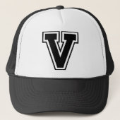 Monogram letter V Trucker Pet (Voorkant)