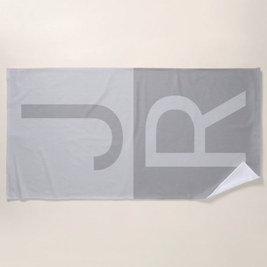 Monogram lichte grijze en grijze moderne Initialen Strandlaken (Voorkant)