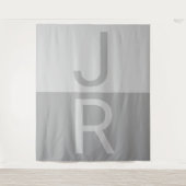 Monogram lichte grijze en grijze moderne Initialen Wandkleed (Voorkant)
