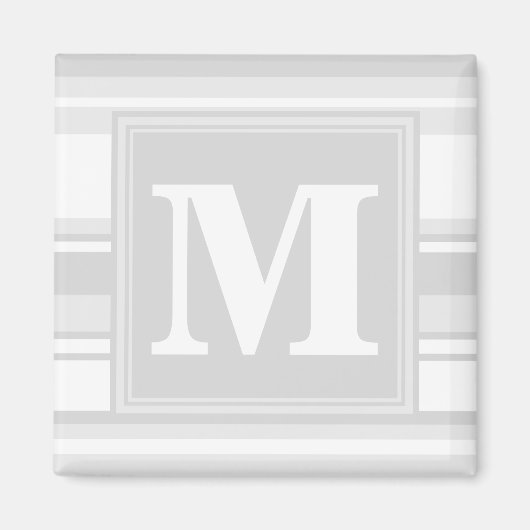 Monogram lichtgrijze strepen magneet (Voorkant)